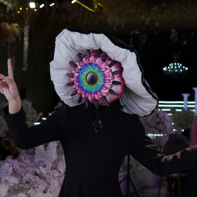 【giant eyeball】customizable design available