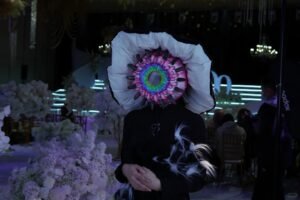 【giant eyeball】customizable design available